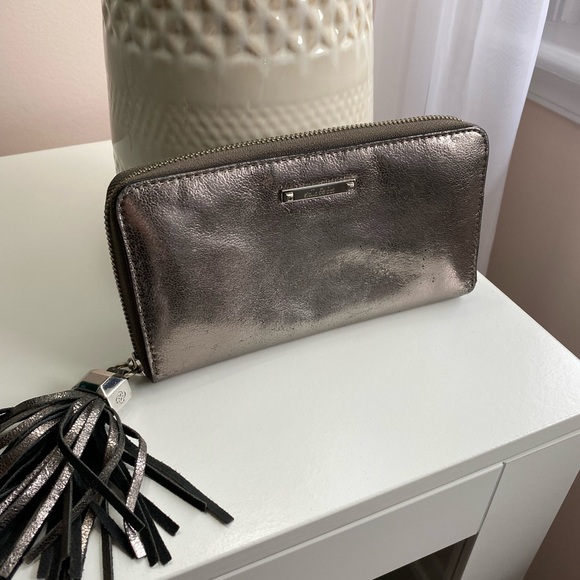 Stella & Dot wallet - Picture 2 of 2